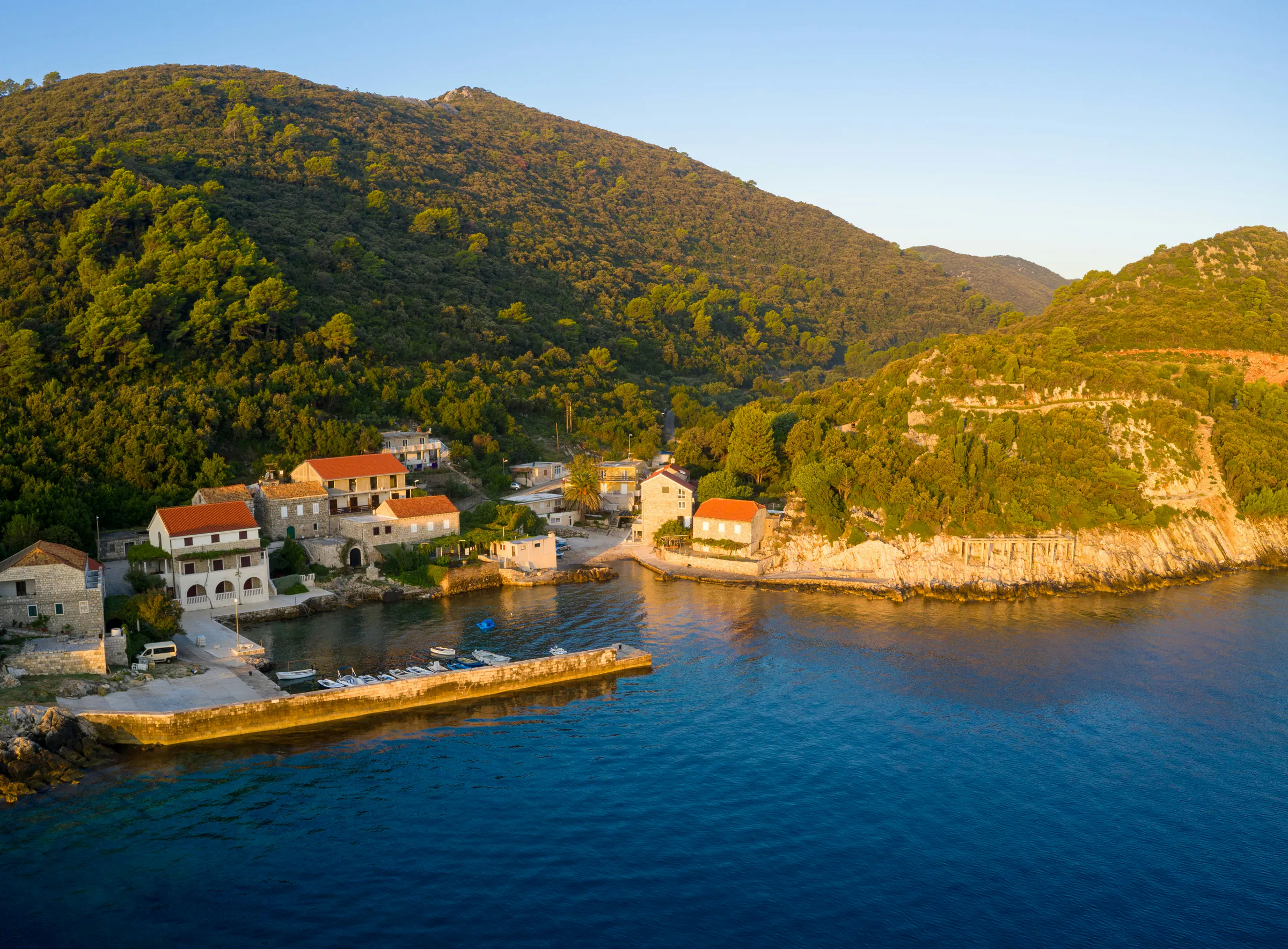 Mljet in one day: lakes, monastery, bike loop
