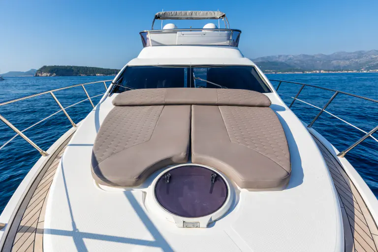 Bow sun pad of the Azimut 43 Fly