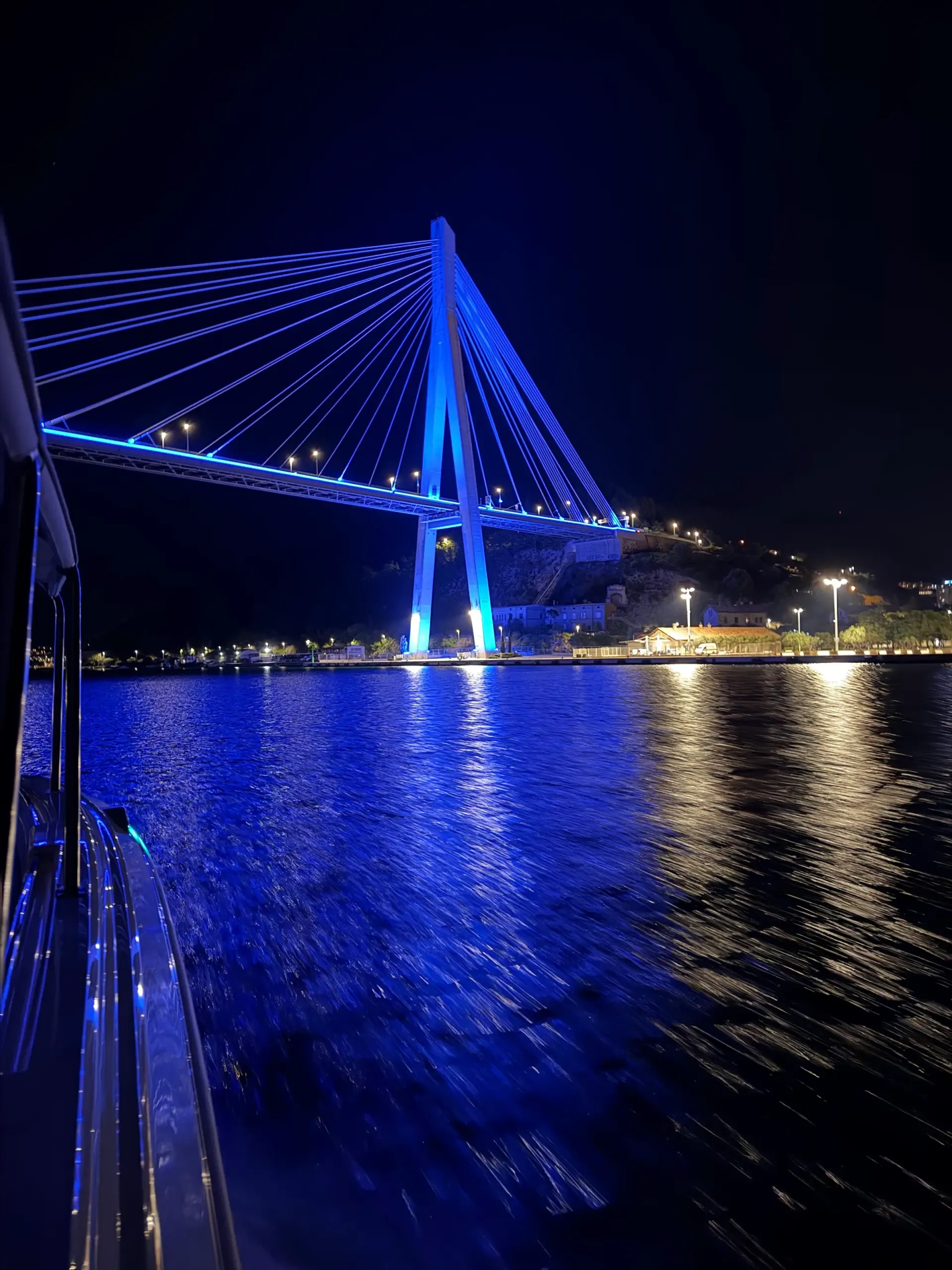 Most dr. Franje Tuđmana u Dubrovniku noću
