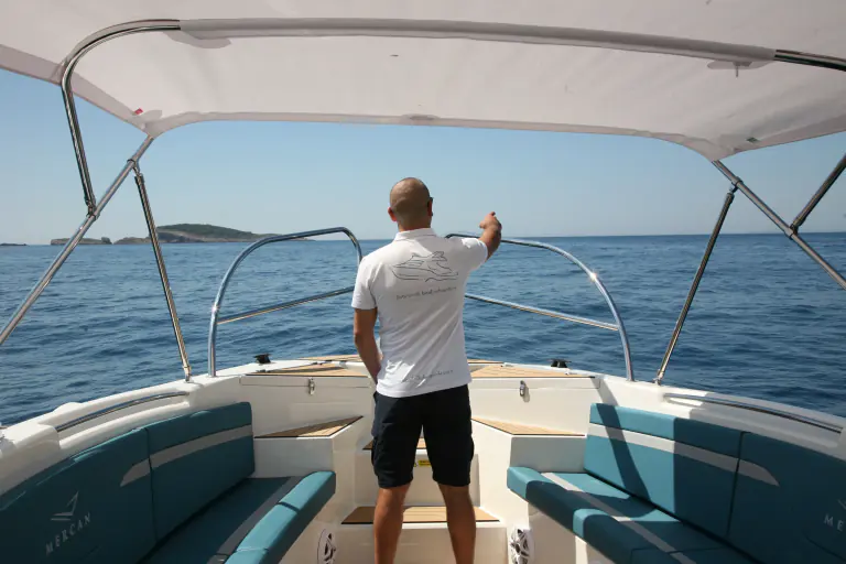 Lounge seating at the stern of the Excursion 34 (2024)