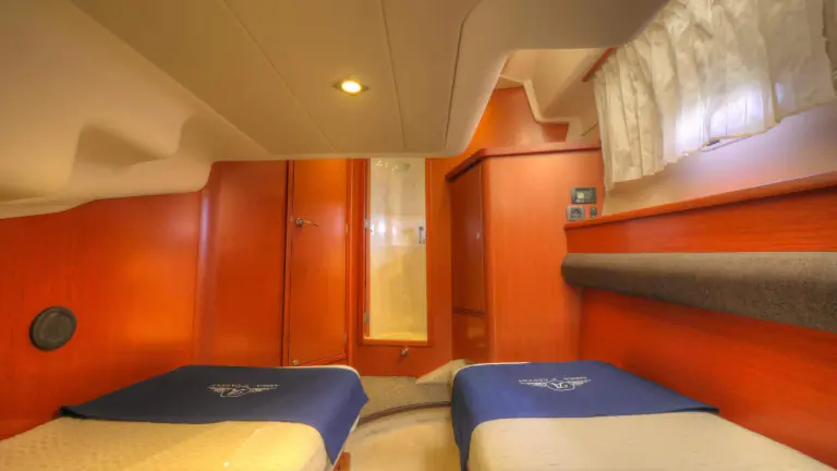 Second twin cabin on the Prestige 440