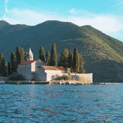 ivan-aleksic-pWAcoDssV4w-unsplash